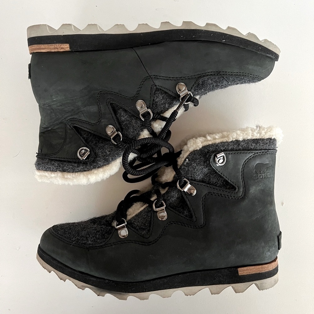 Sorel Women's Sneakchic Alpine Holiday Shearling Waterproof Boots, sz 8 - Picture 5 of 12